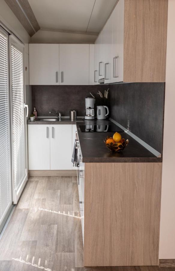 Mobile Home Whit Sea View Lavojesa 드라게 외부 사진